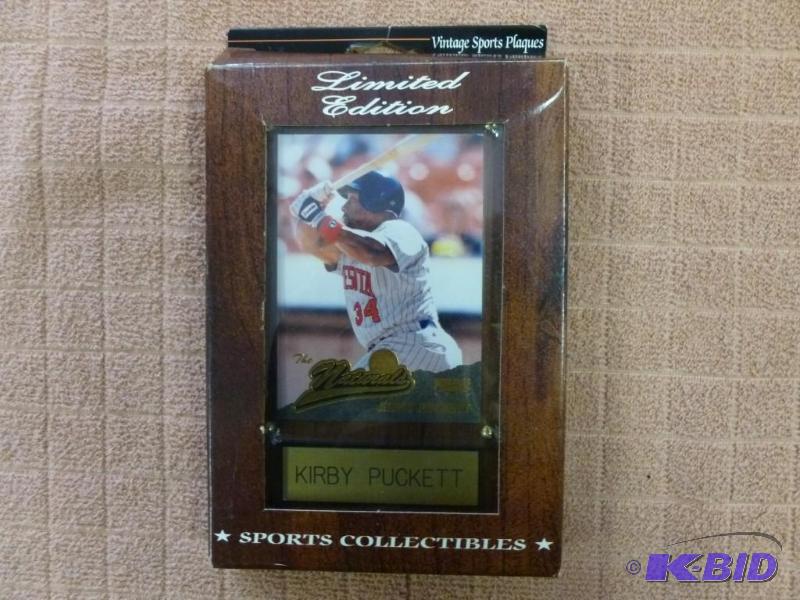 lot 142 image: Collectible Minnesota Twins - Kirby...