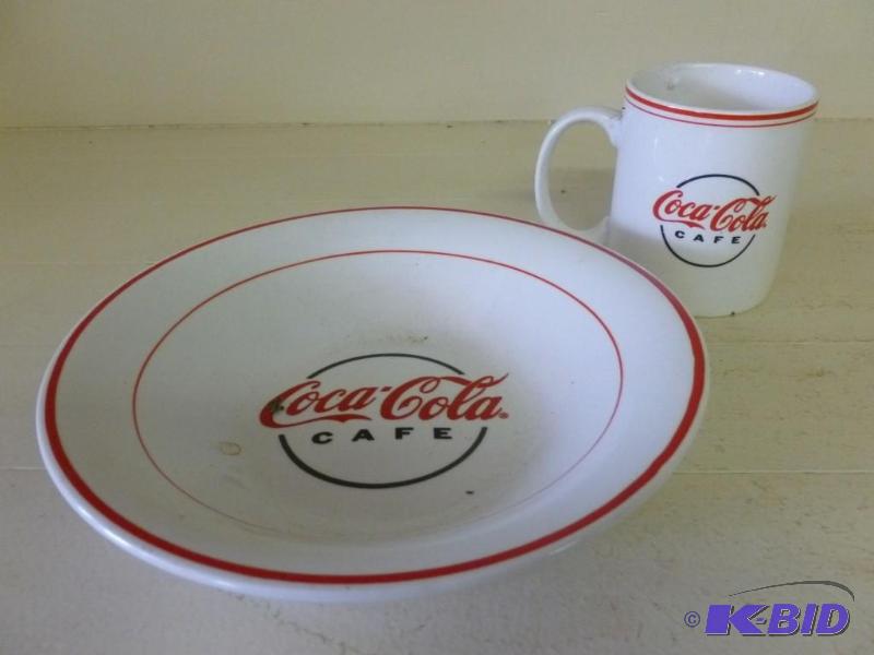 lot 149 image: Collectible Coca-Cola Cafe&nbsppor...
