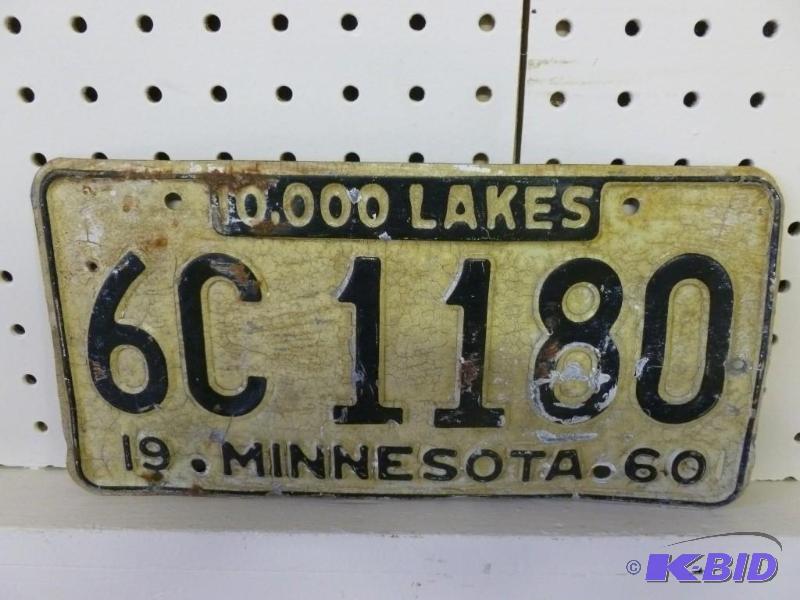 lot 18 image: Vintage 1960 Minnesota embossed met...