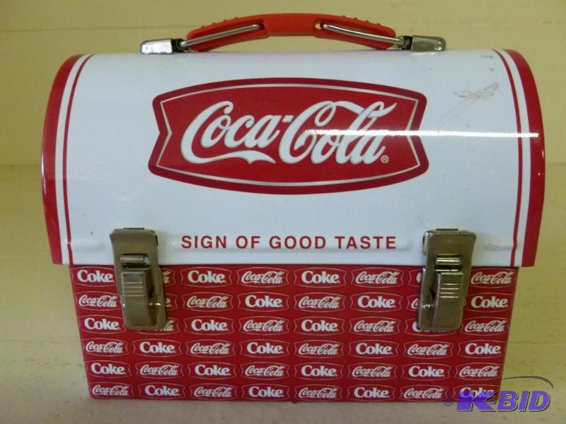 lot 193 image: Coca-Cola metal lunchbox shelf deco...