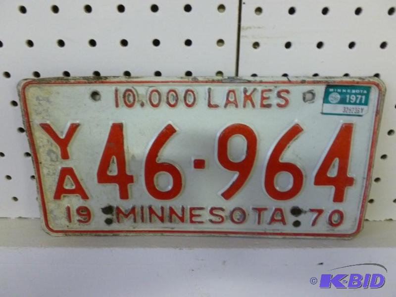lot 21 image: Vintage 1970 Minnesota embossed met...