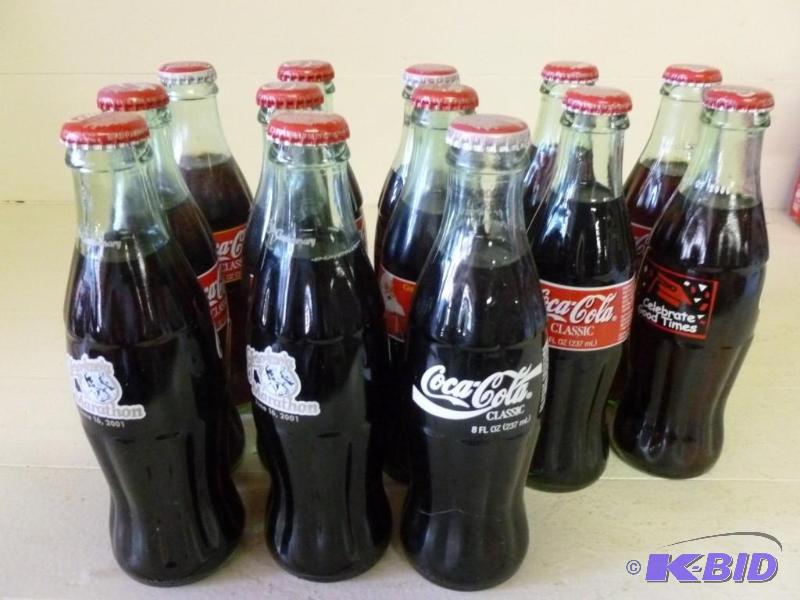 lot 215 image: Large lot of thirteen collectible C...