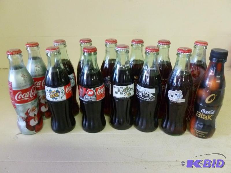 lot 216 image: Large lot of fourteen collectible C...