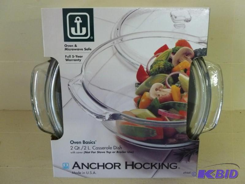 lot 250 image: Anchor Hocking 2 quart glass casser...