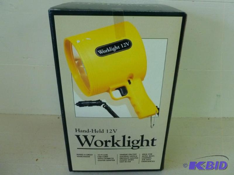 lot 282 image: Heavy duty hand held 12v worklight,...