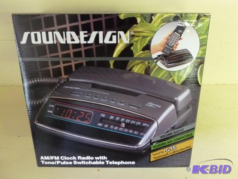 lot 293 image: Soundesign amfm clock radio with t...