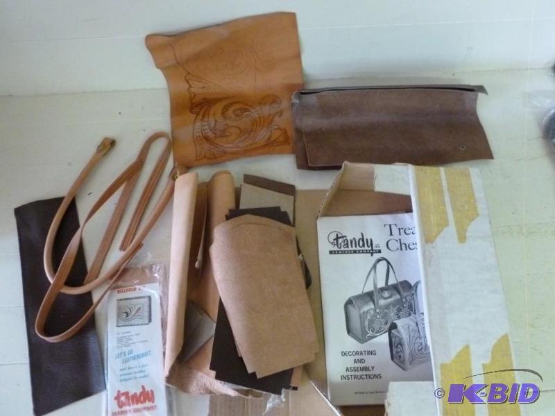 lot 294 image: Vintage Tandy Leather Co. treasure ...