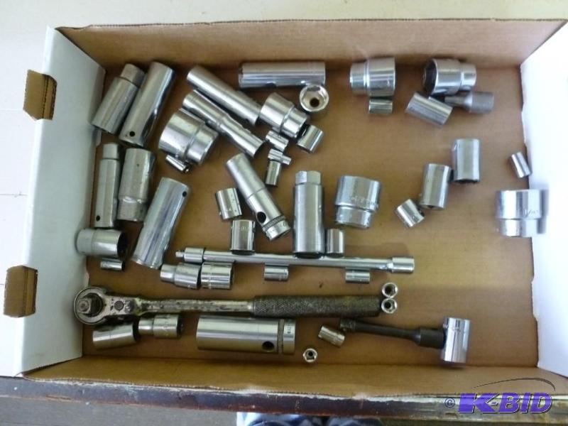 lot 295 image: Large lot of sockets, ratchet and 7...
