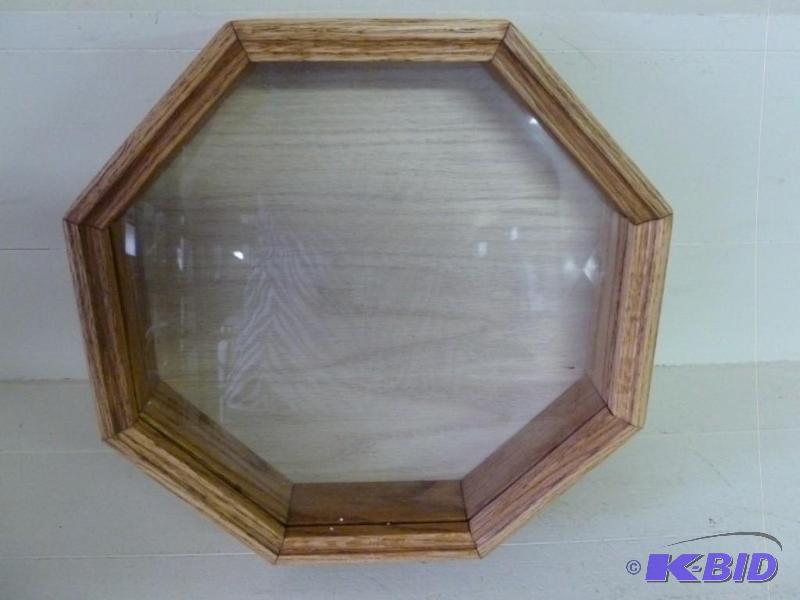 lot 300 image: Beautiful solid oak wood octagon fr...