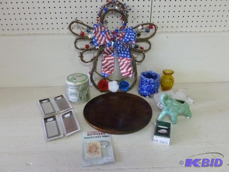 lot 325 image: Large lot that includes a patriotic...