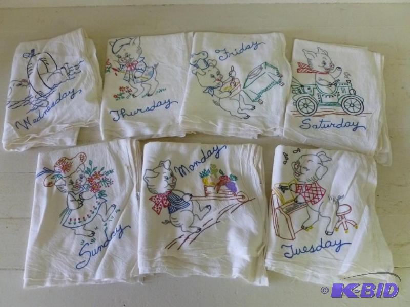 lot 326 image: Lot of seven day kitchen towels, li...