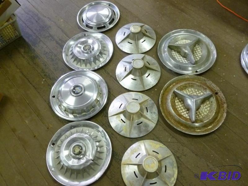 lot 329 image: Lot of ten vintage hub caps....