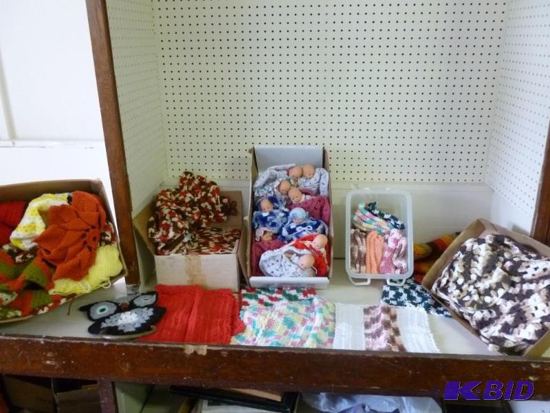 lot 350 image: Large lot of yarn pot holders, yarn...