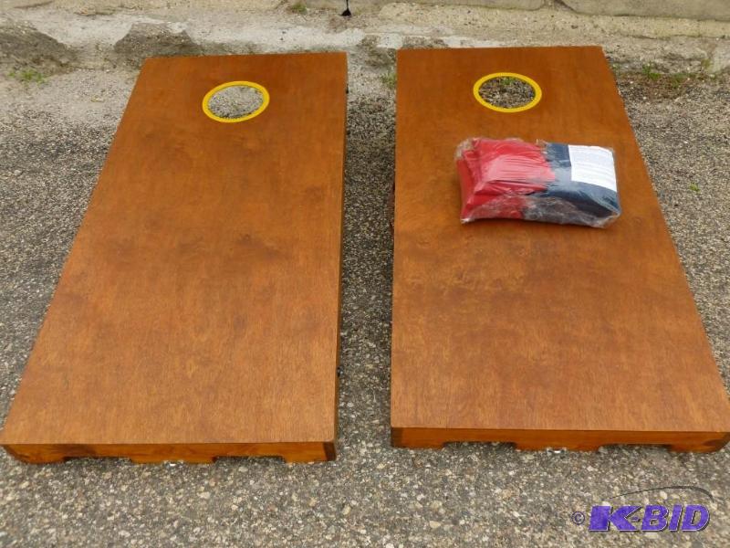 lot 361 image: Heavy duty wooden corn toss yard ga...