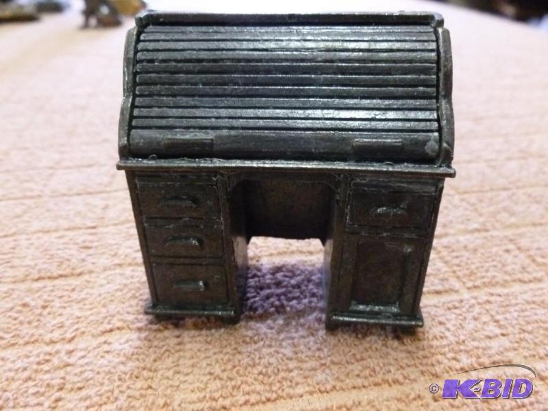lot 366 image: Collectible cast metal pencil sharp...