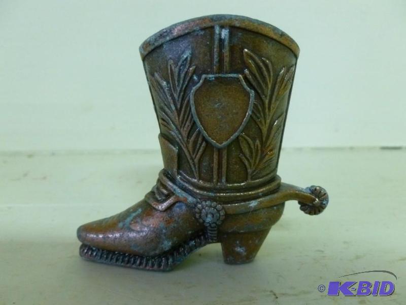 lot 372 image: Collectible cast metal pencil sharp...