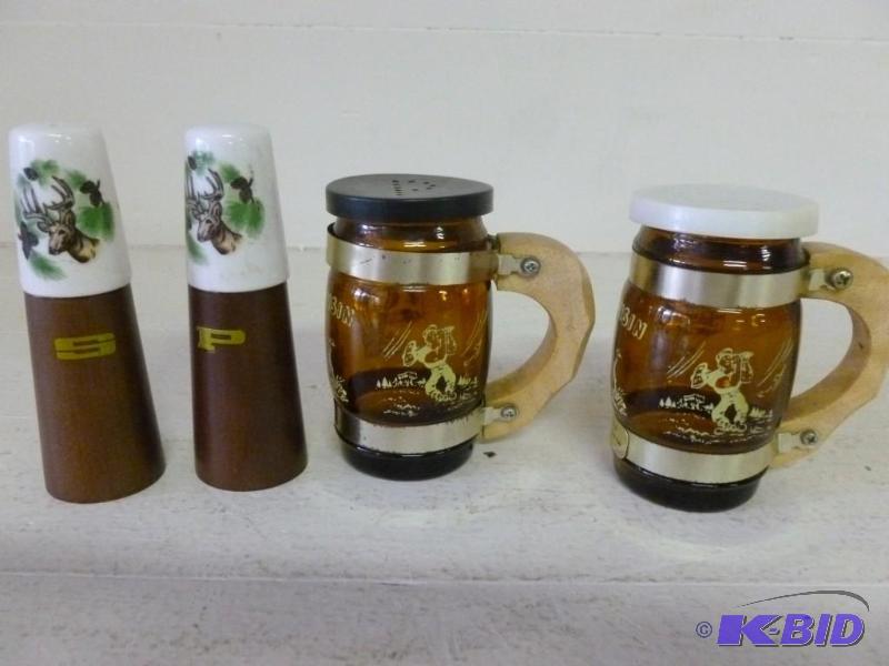 lot 383 image: Lot of two salt & pepper shaker...