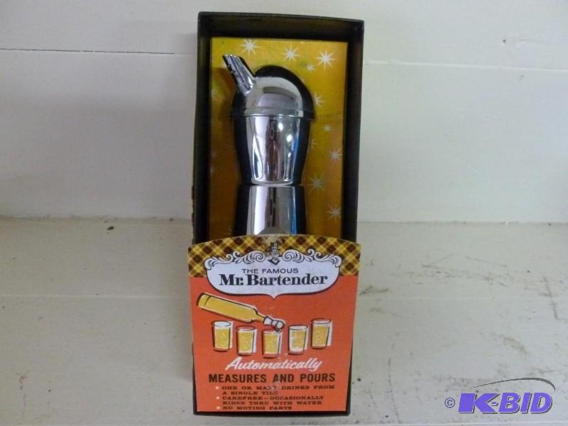 lot 395 image: Vintage Mr. Bartender chrome plated...