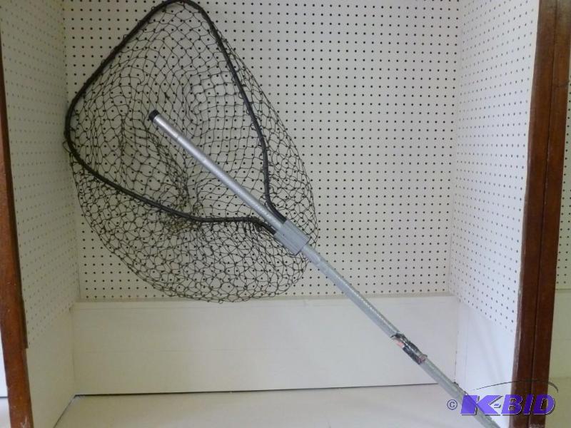 lot 399 image: Large expandable aluminum shaft fis...