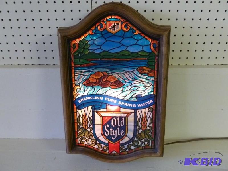 lot 6 image: Collectible Heilemans Old Style he...
