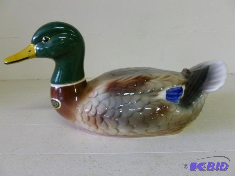 lot 94 image: Beautiful Genuine Palfrey China mal...