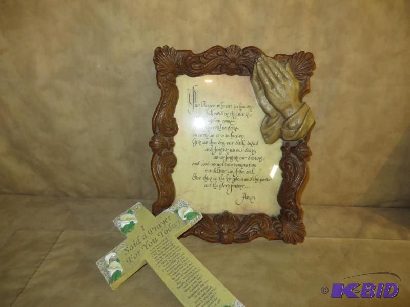This is a Vintage Syroco Frame with...
