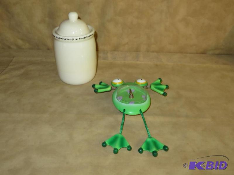 New FROG CLOCK (takes a battery) an...