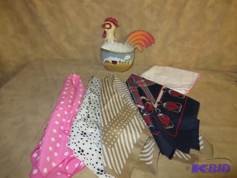 CUTE CHICKEN wall-pocket hanger, IN...