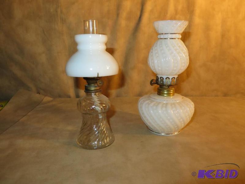 2 SMALL VINTAGE OIL LAMPS.&nbsp 1....