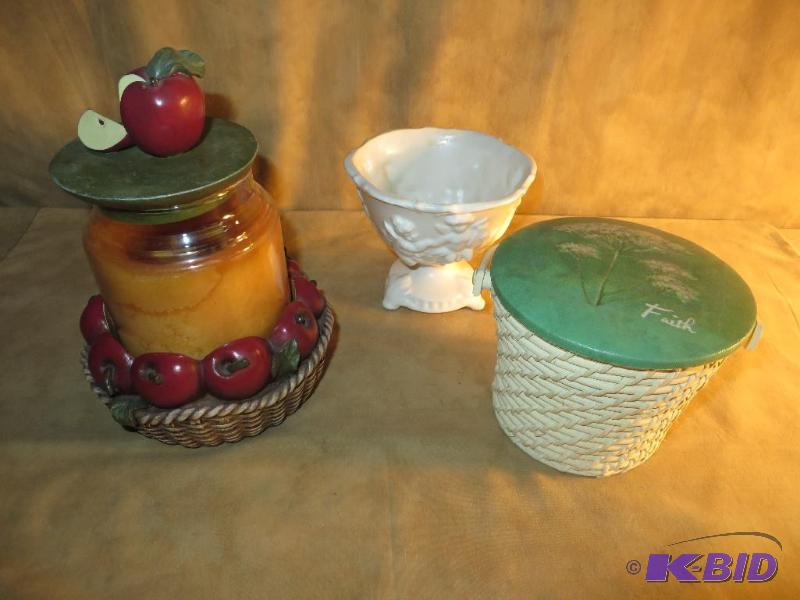 A candle (ginger cookie scented) in...