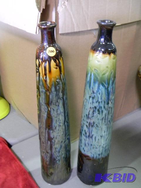 Two decorative vases...