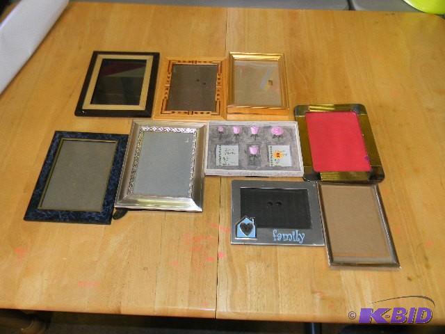 Lot of 9 picture frames...