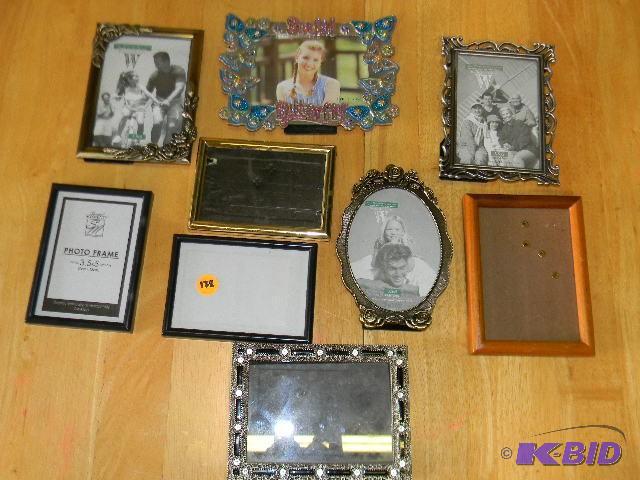 Lot of 9 picture frames...