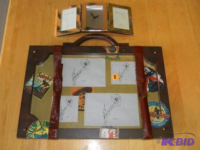 Lot of 2 picture frames...