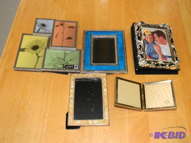 Lot of 5 picture frames...
