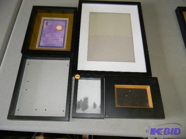 Lot of 9 picture frames...