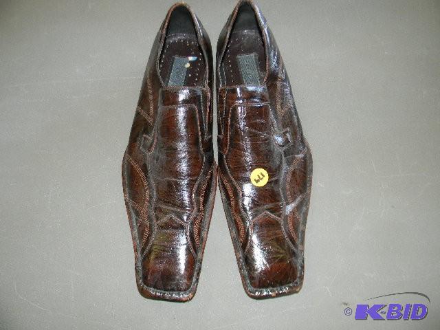 Delli Aldo leather dress shoes size...