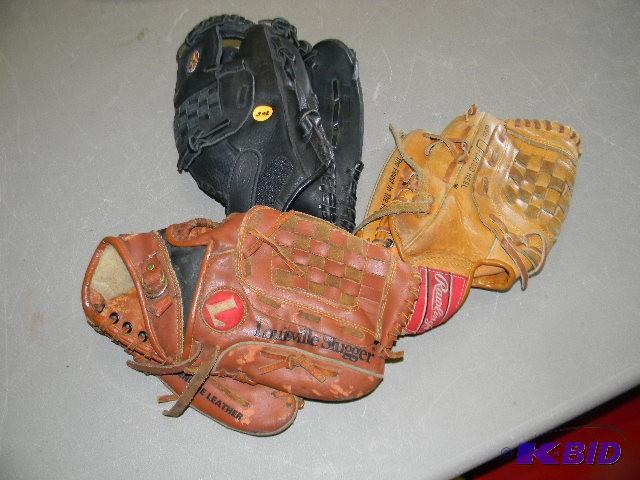 Lot of 3 baseball gloves - two righ...