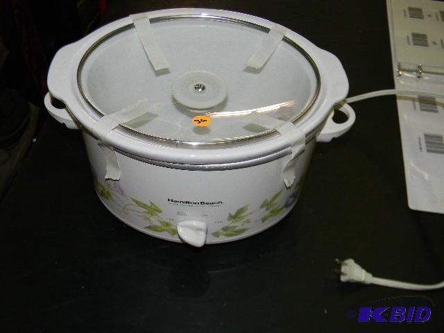 8-qt.Hamilton Beach crock pot...