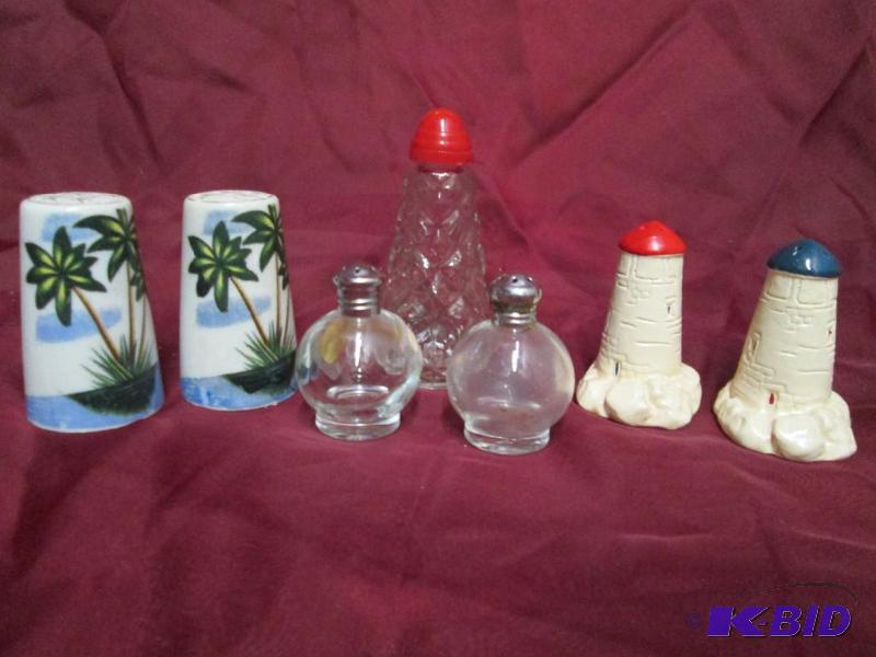 Lot of vintage salt and pepper shak...