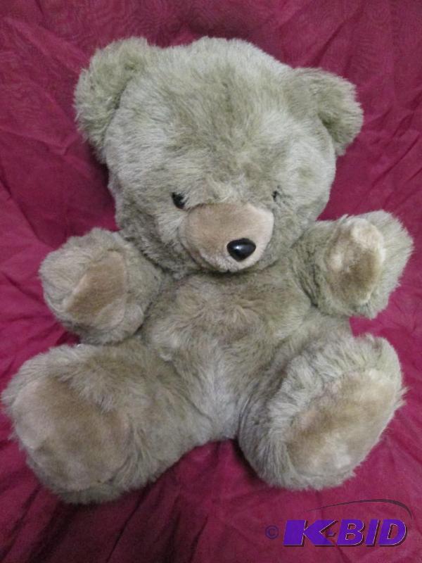 Very large brown plush bear....