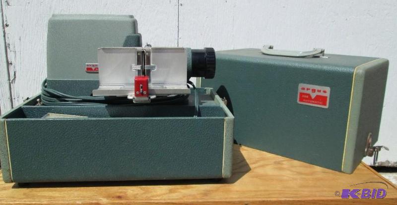 Vintage Argus 300 slide projector w...