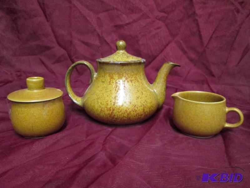 Vintage mottled gold teapot with ma...