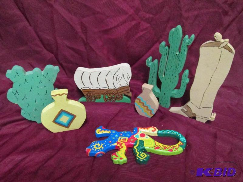 Lot of interesting wood figures wit...