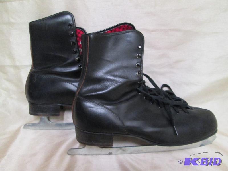 Pair of mens figure skates size 13...