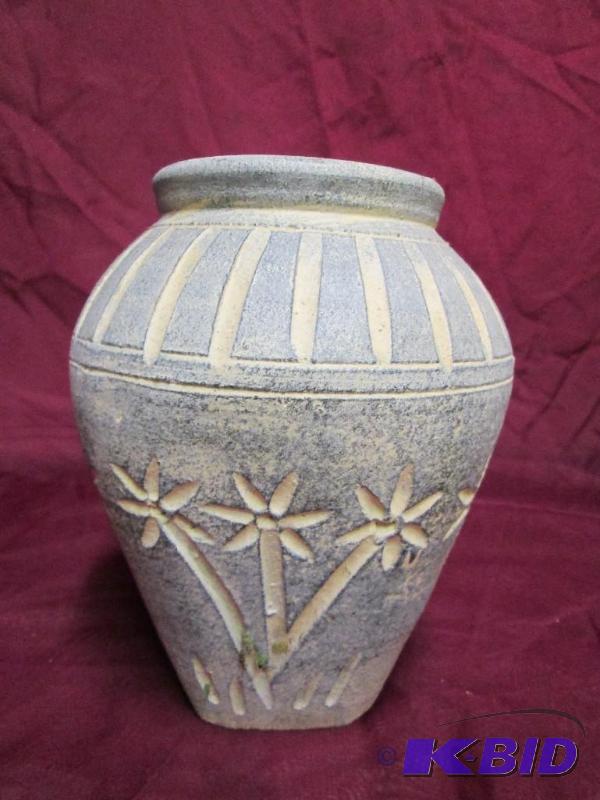 Very nice painted terra cotta vase ...