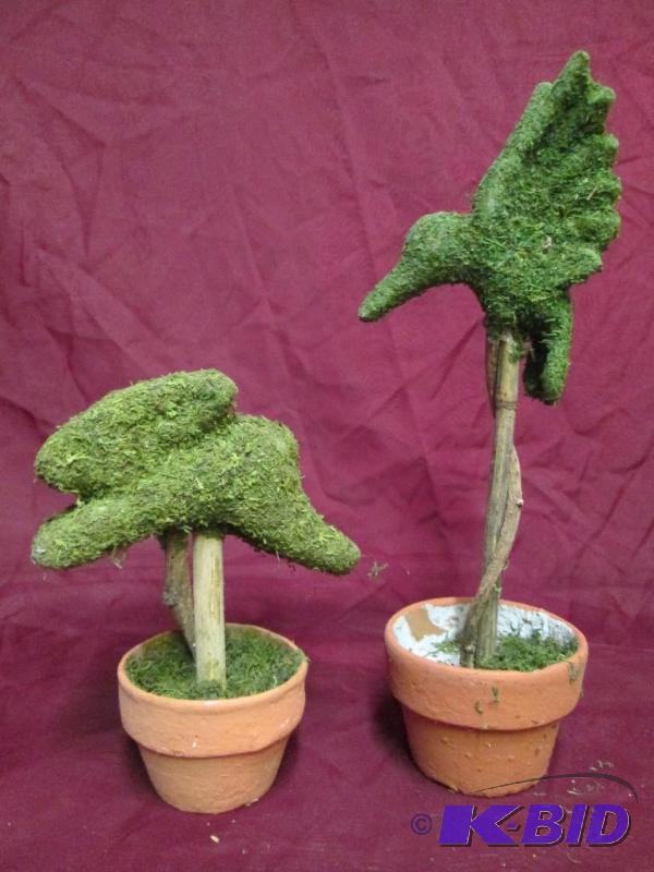 Pair of artificial topiaries in 4 i...
