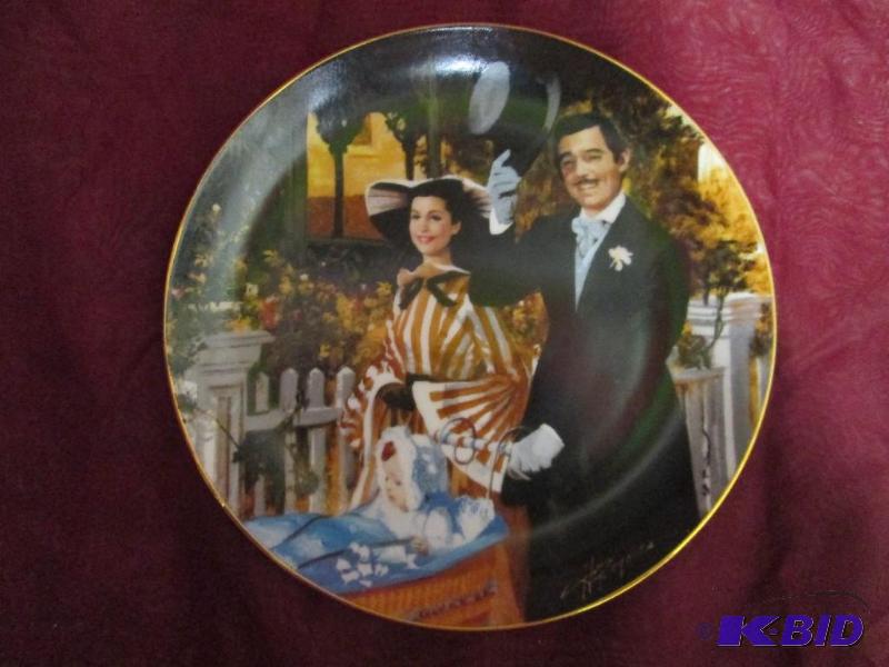 Strolling in Atlanta by Howard Ro...