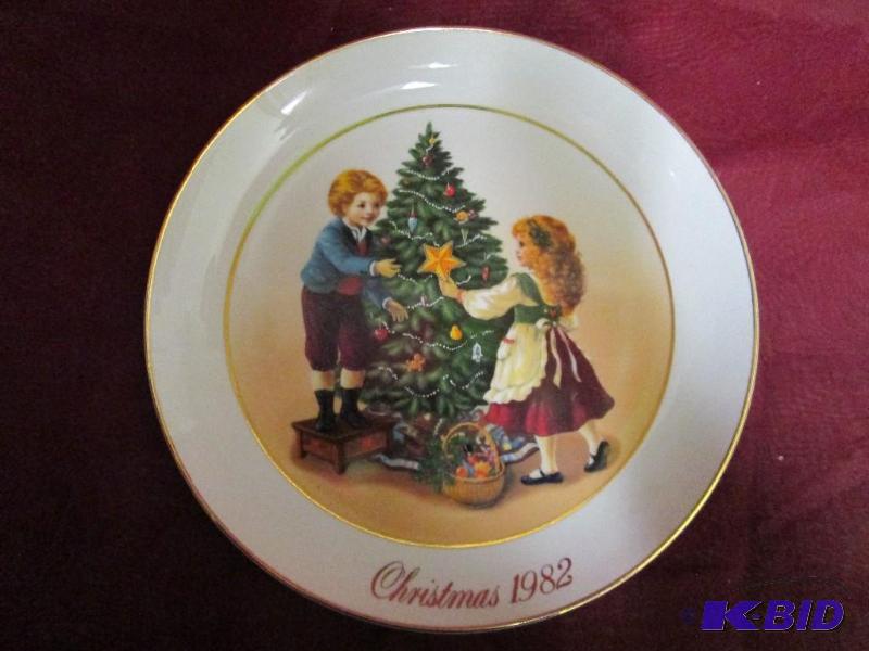 Keeping the Christmas Tradition. ...