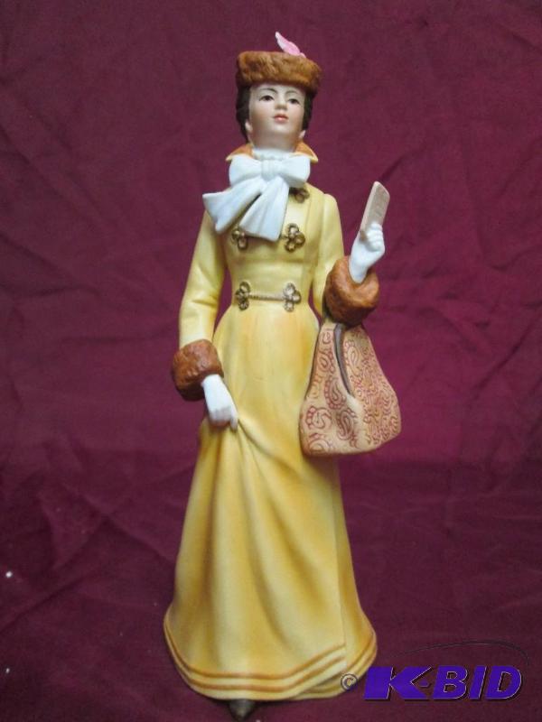 1981 Albee Award figure from Avon. ...